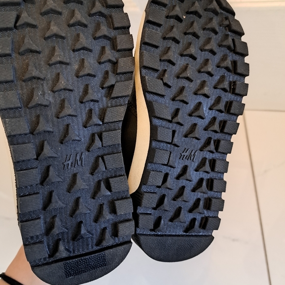 H&M Boys waterproof high tops - NWOT - size 12 - Picture 6 of 6